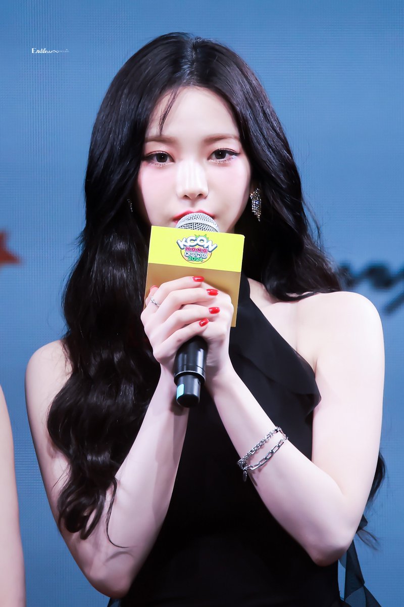 n년 전 오늘의 카리나 tweet media