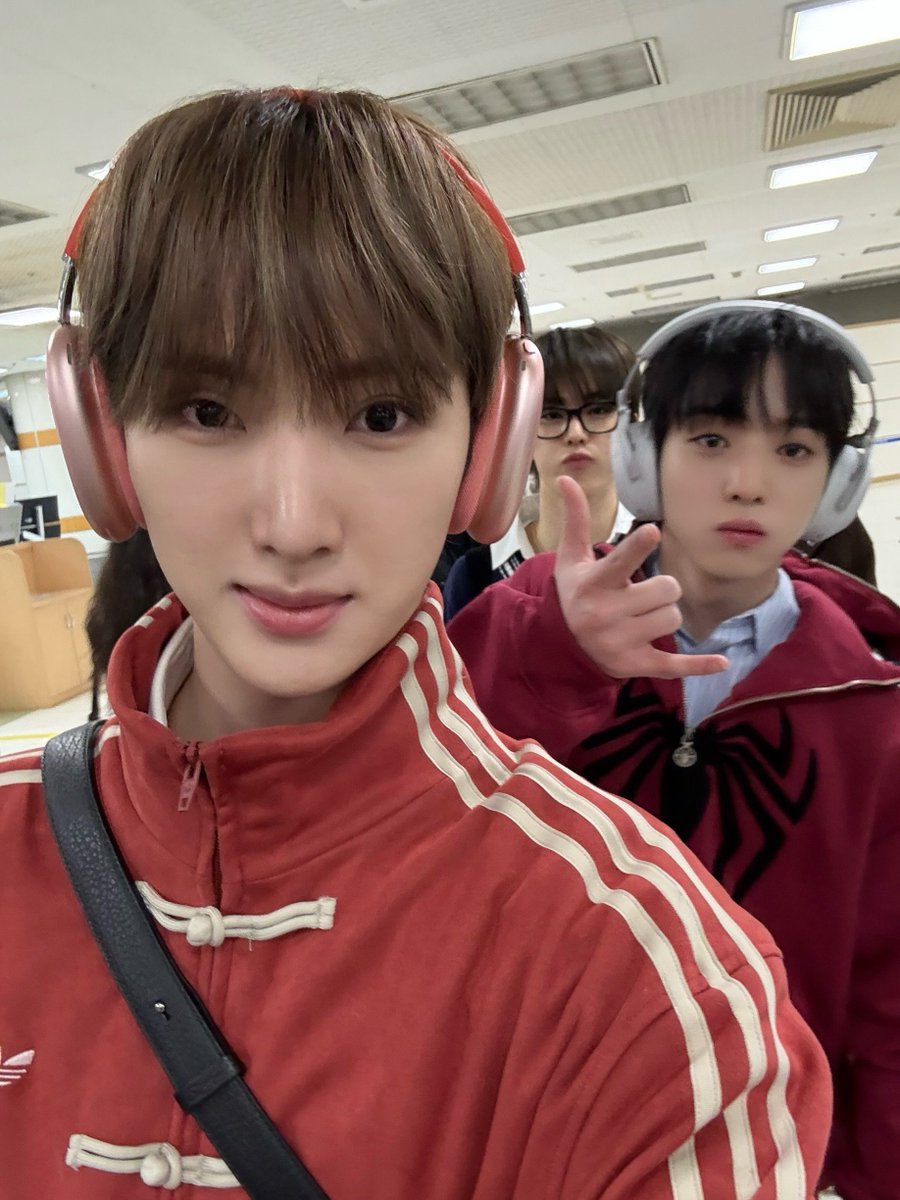 으̽냉! tweet media