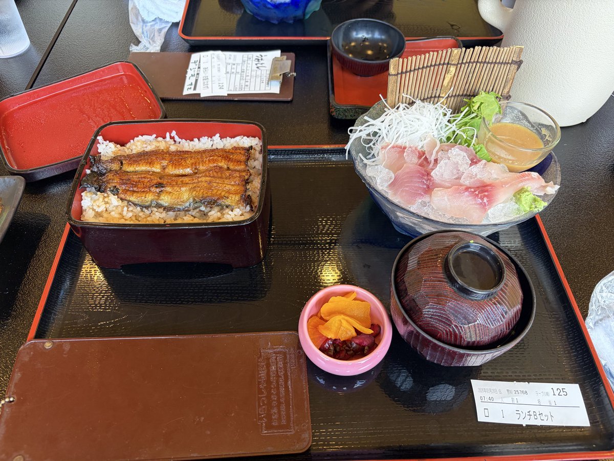 GDBF__typeRA's tweet photo. 昨日は1年ぶりに桜オフ会に参加させていただきました。GDが少なくなる中こんなにも限定車のGDが沢山見れて感激でした。あまり見かけないRA2005同士で並べられたのも最高でした。食事もかなり美味しかったです。また来年もよろしくお願いします。 https://t.co/ookll72IAf