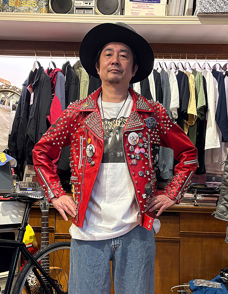 リンク先の赤いGREAT PUNK HITS鋲ジャンに合わせてるTシャツがRC