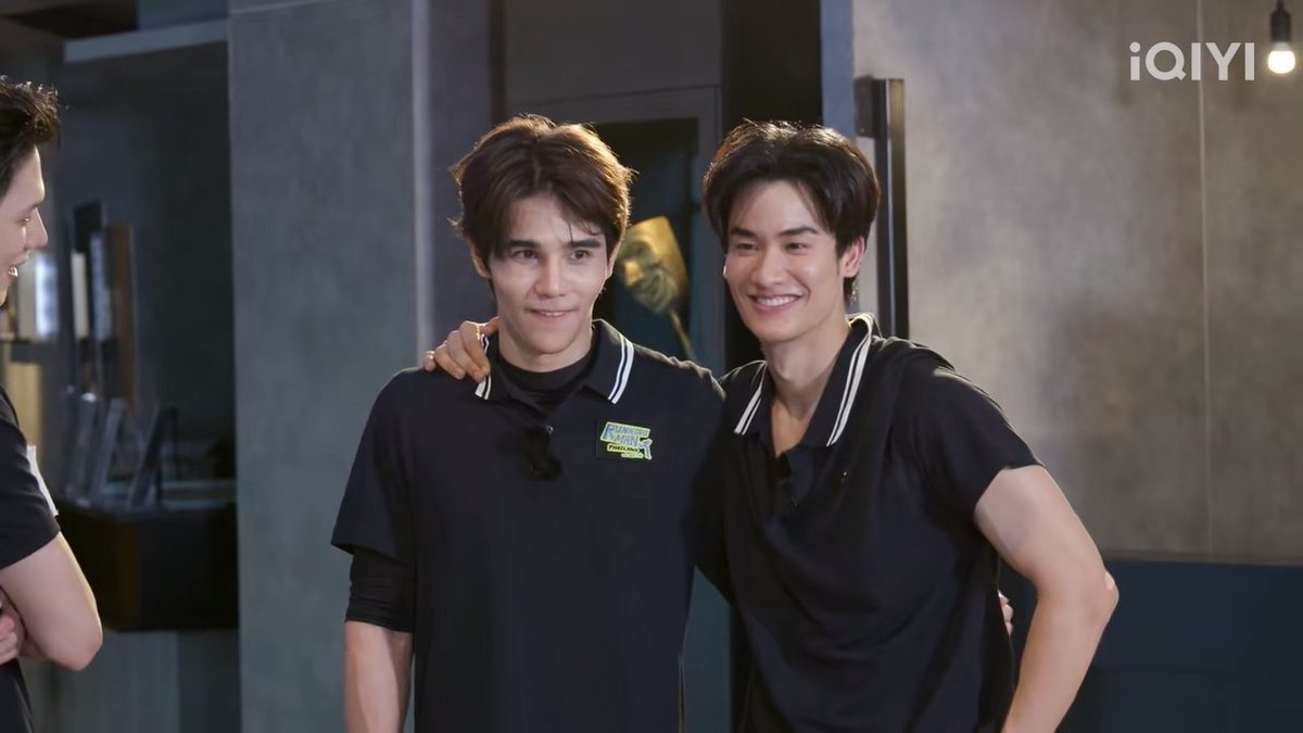 ลอบชูบเลกู tweet media