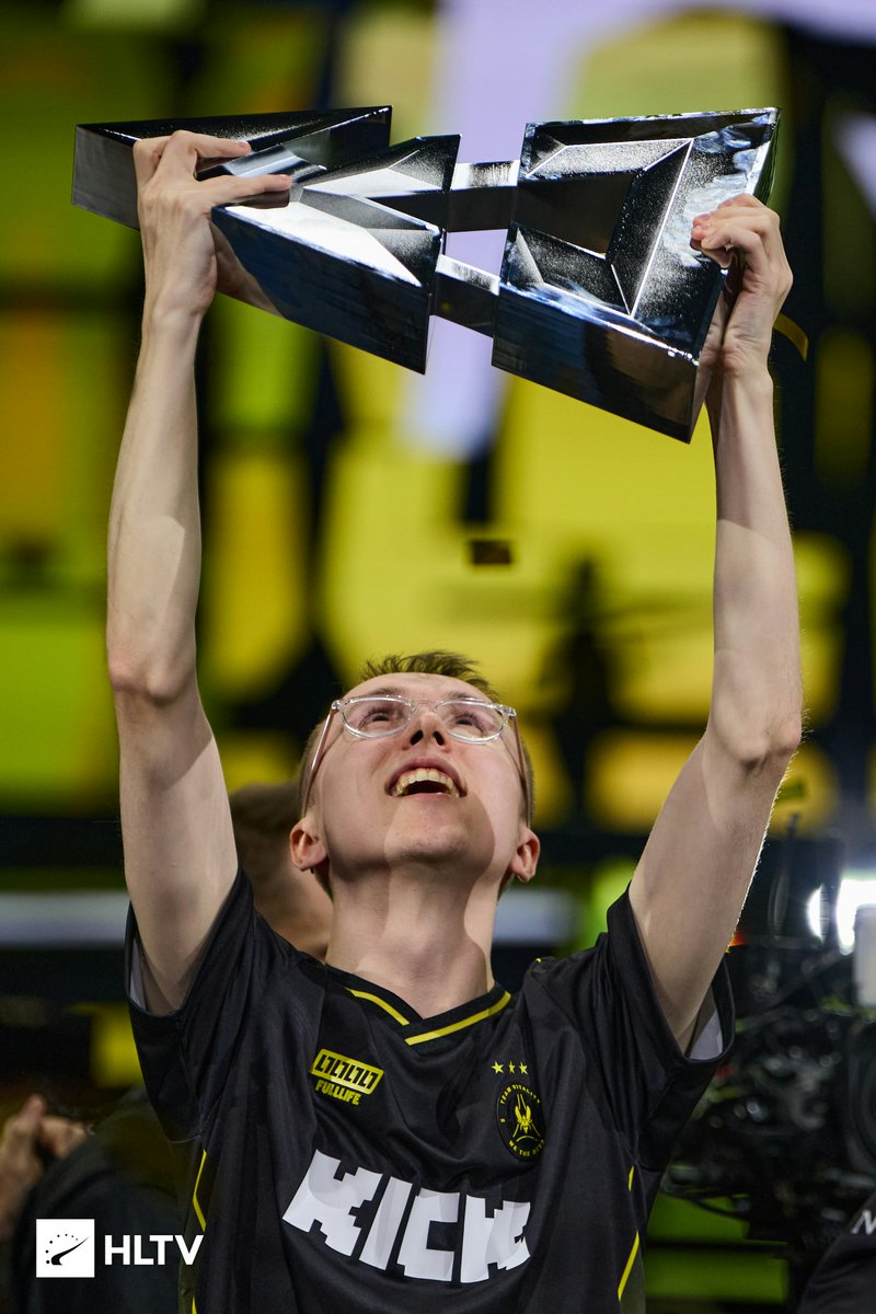HLTV.org tweet media