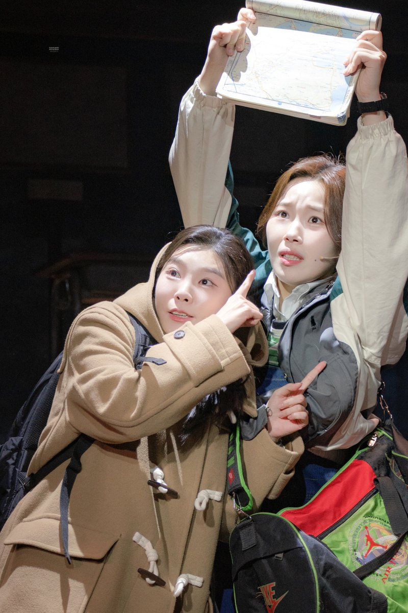 260328 낮 A여고 사서의 영광과 비극
스페셜 커튼콜 :: 사실은 말야

명경 | #이서영
수영 | #최민경

여기 이 지도.. 이 집.. (수영이 가리킴