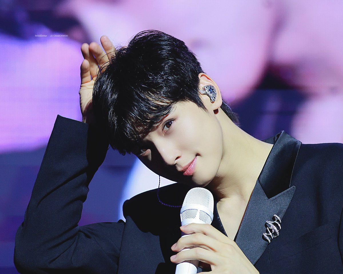 𝐭𝐰𝐢𝐧𝐤𝐥𝐞𝐬𝐭𝐚𝐫 tweet media