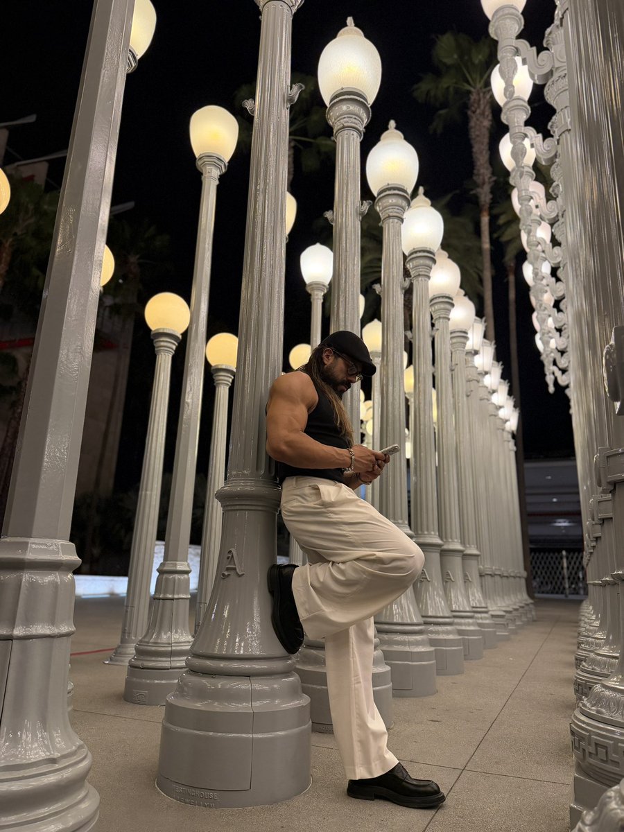 “EL IDOLO” ANDRADE better than MJF!!! tweet media