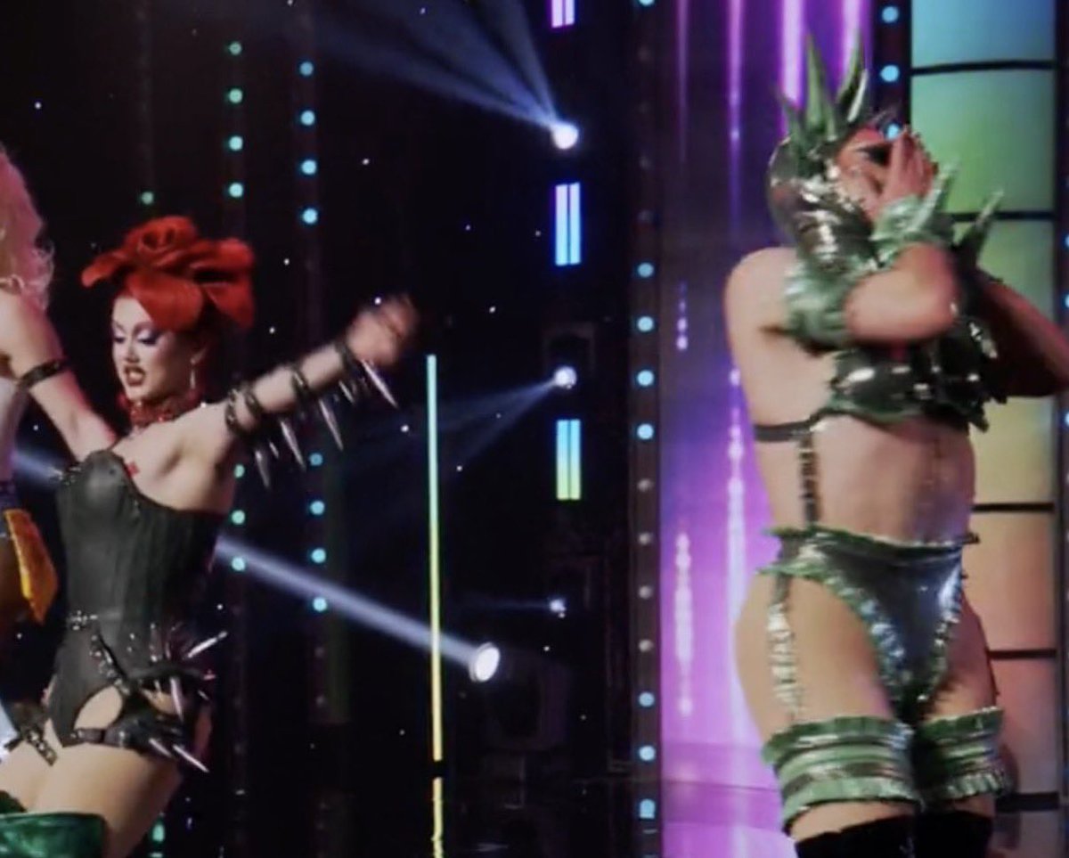 dylan ⚢ is 4ever #teammyki tweet media