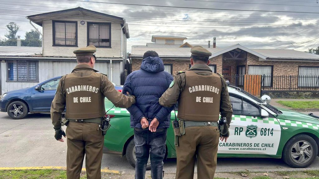 ✅ Carabineros de la subcomisaria San José de La Mariquina detuvo a un sujeto tras fiscalización de vehículo y se incautó droga y una balanza digital. #OrdenYPatria #sjmq #mariquina #losrios #CarabinerosDeChile