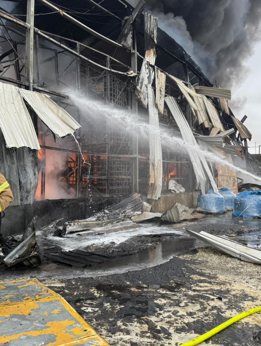 🔥 Israeli firefighting teams continue efforts to extinguish a blaze ...