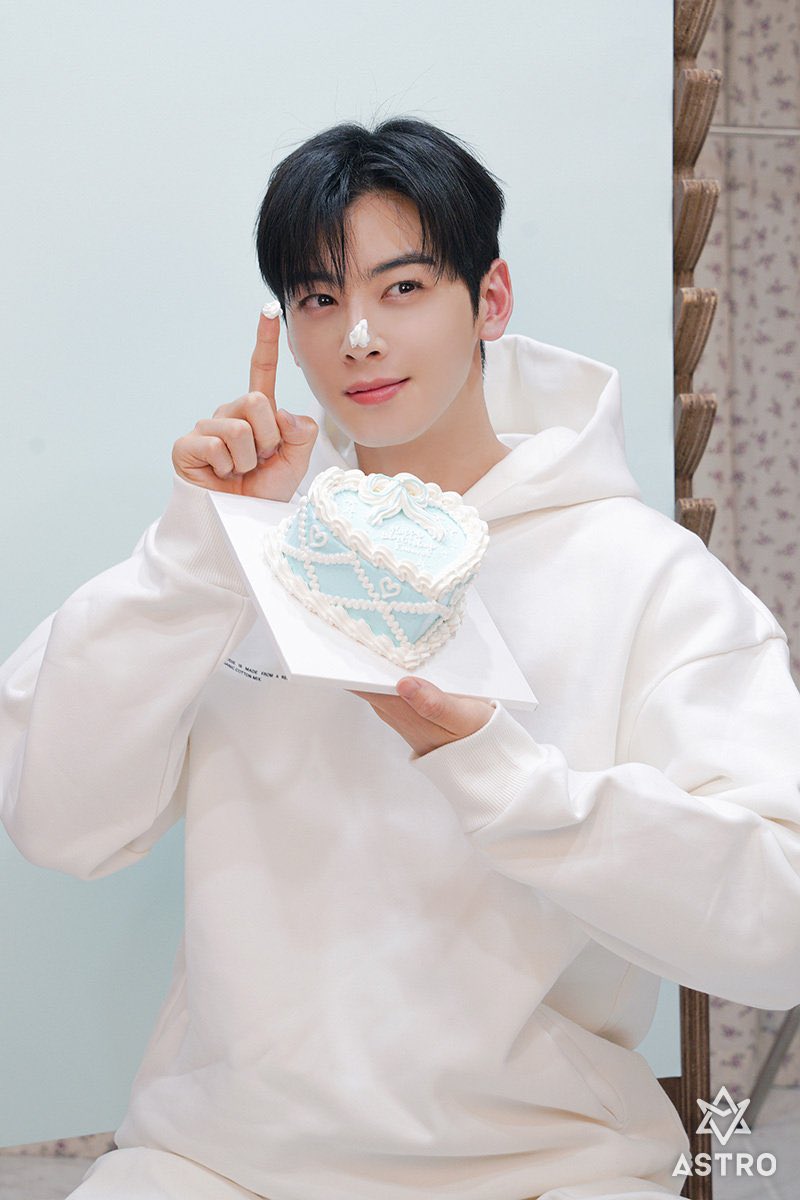 은우의 속눈썹 tweet media