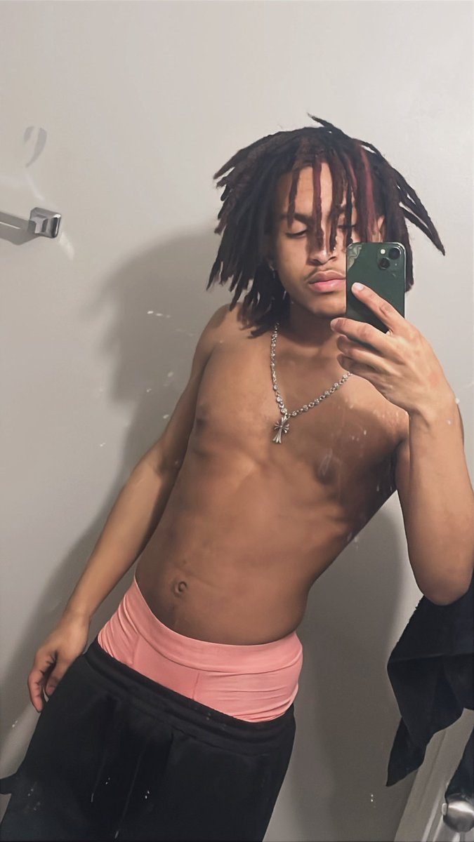 Kameronsroom tweet media