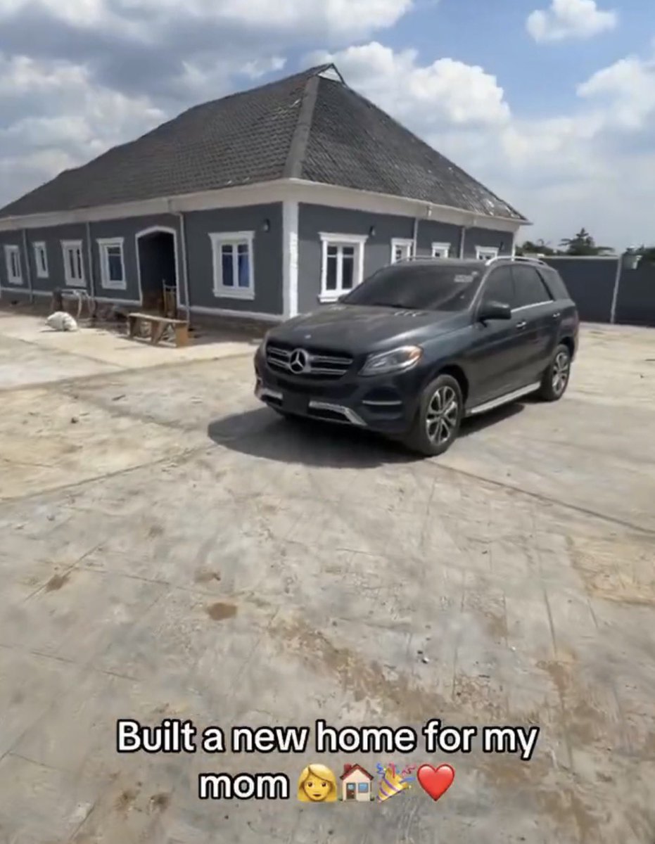 𝔸b𝕒𝕫𝕫 tweet media