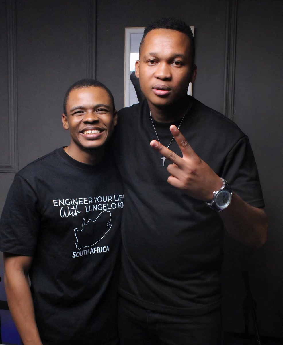 Tomorrow at 12. Bravo B 🐝  will be on Engineer Your Life With Lungelo

BRAVO B THE KING 
BEES FOR BRAVO B 
#LindokuhleNsele 
#Bravob