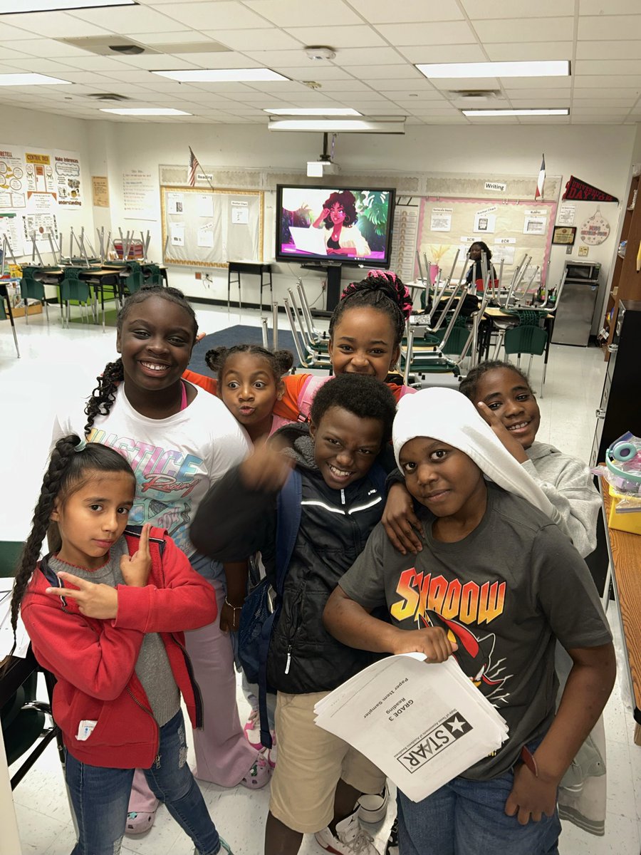 DrAdreanaDavis's tweet image. Our Guzick Giants showed up on a Saturday ready to learn, grow, and succeed!
Hard work on the weekend leads to success during the week. 📚💪 #GuzickGiants #SaturdaySchool #WildAboutLearning
@GuzickES @jcrowder08