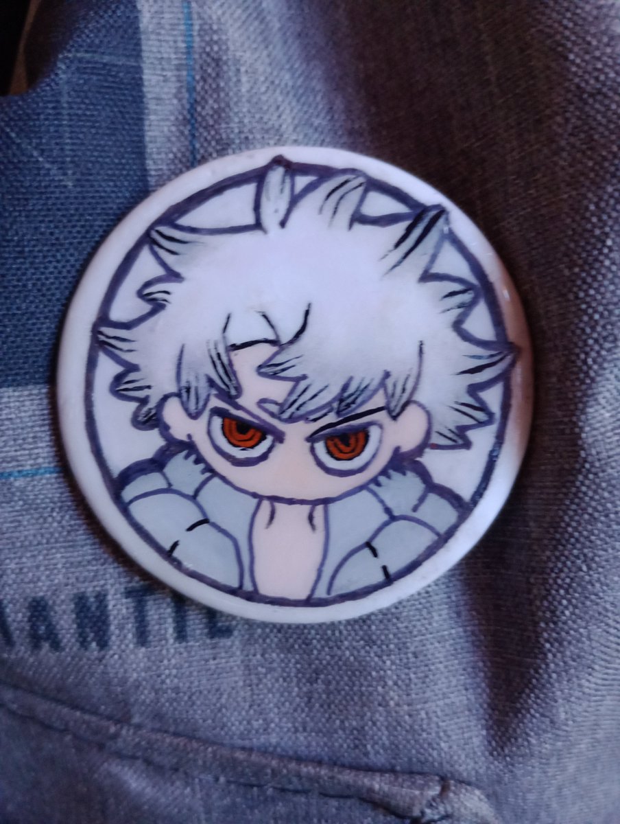 tehee do u like my rudo pin? i painted it myself 🫰