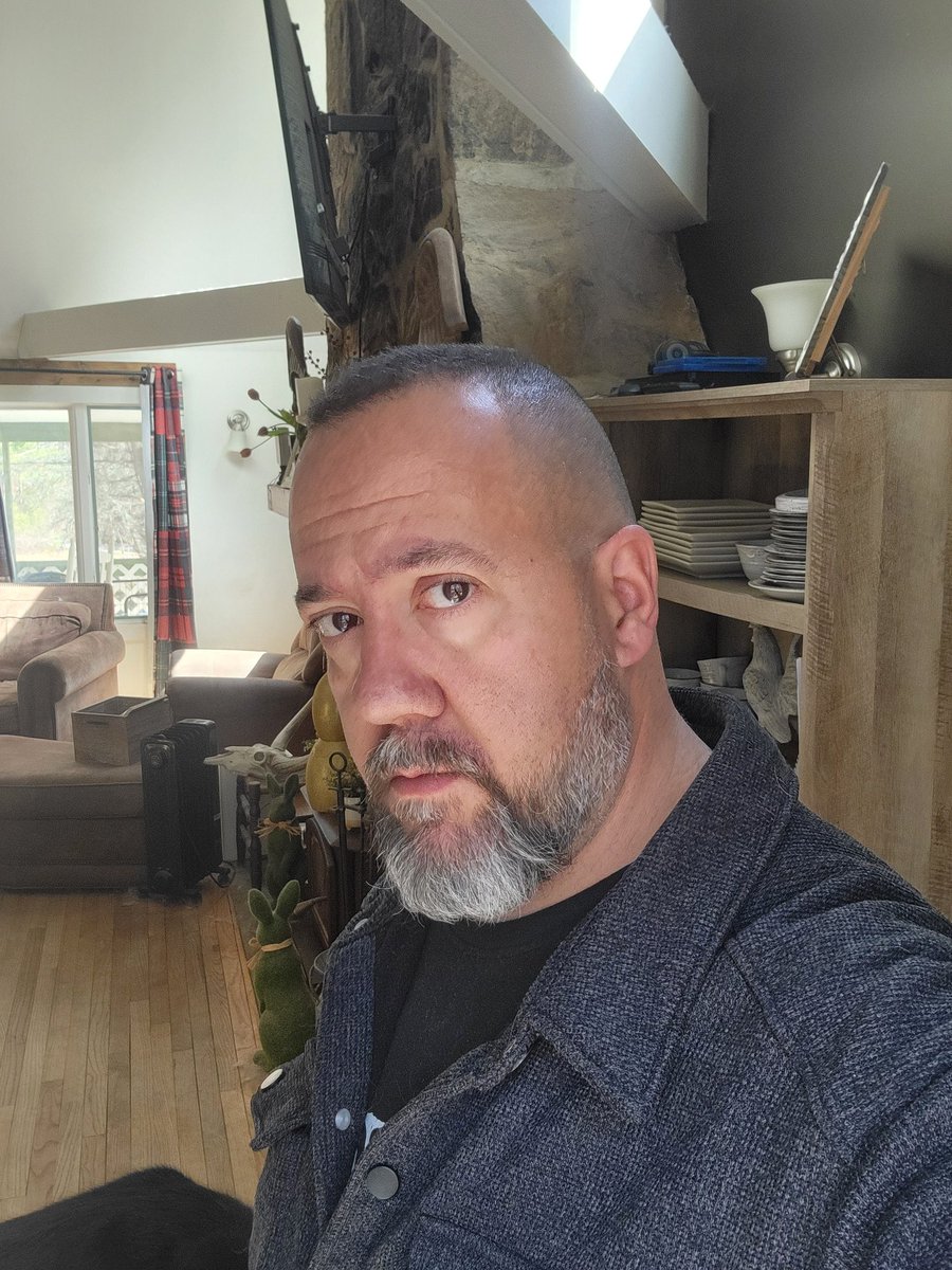 HorrorHomebody tweet media