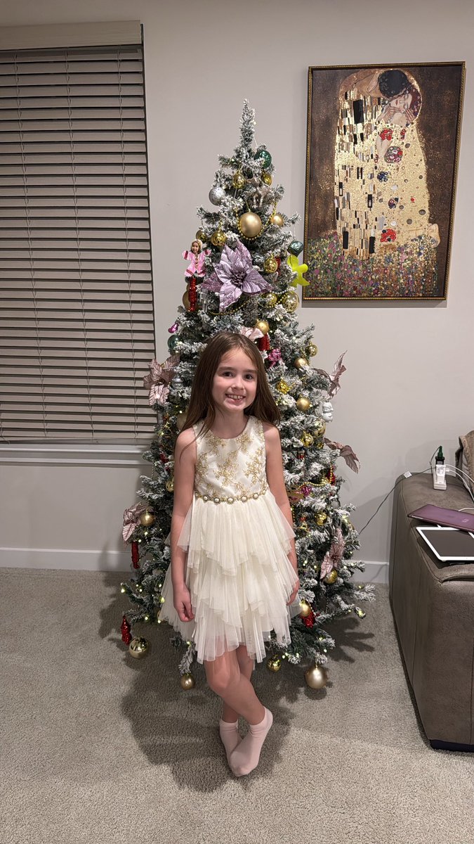 DavidKensingto7's tweet photo. @elonmusk Elon I need you support my twins very clever twins , I am dying please support them https://t.co/Mcuyb9doRt