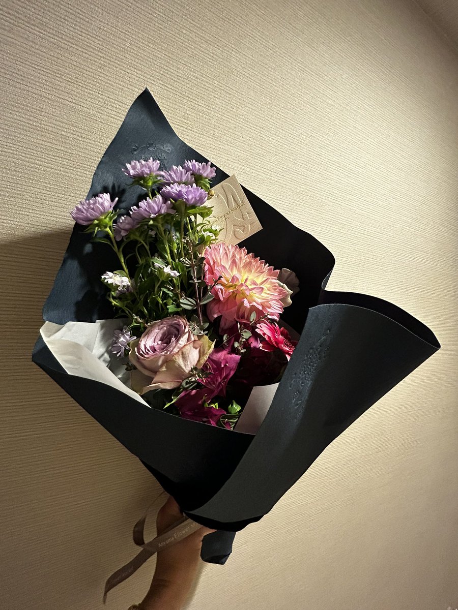 natsuking62's tweet image. 講師として約12年！！
笑った！喜んだ！悲しんだ！怒った！泣いた！
頑張った！！

今までの教え子と保護者の皆様
関わって下さった全ての皆様ありがとうございました。  

これからは、ただの世話焼き係としてお目にかかるかと思います。
またどこかで。

Always keep a smile on your face！

#DWM