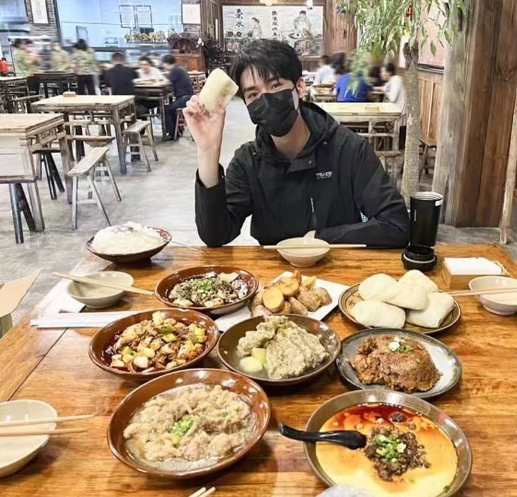 simon9ongjun's tweet photo. @TianXlia @weiizheming Congrats bestie!! https://t.co/JjRrCJa8DF