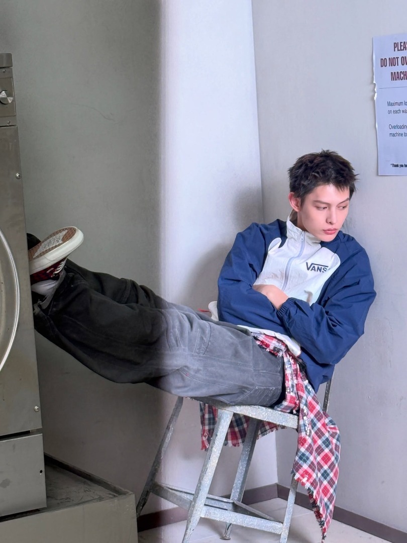 Base umum bisa follow @cornerfess tweet media