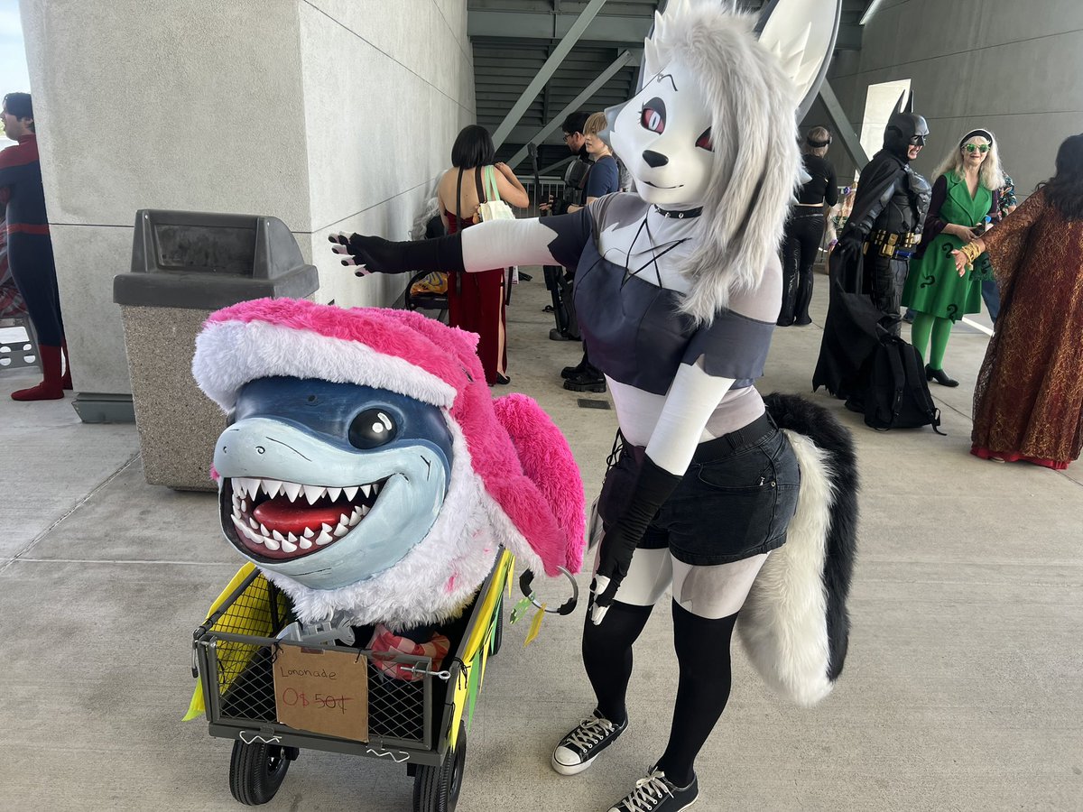 Had an amazing time <a href="/WonderCon/">WonderCon</a> 2026! Met so many amazing cosplayers plus I found Jeff the Land Shark! 
#WonderCon #HelluvaBossLoona #Loona #Cosplay #Fursuit