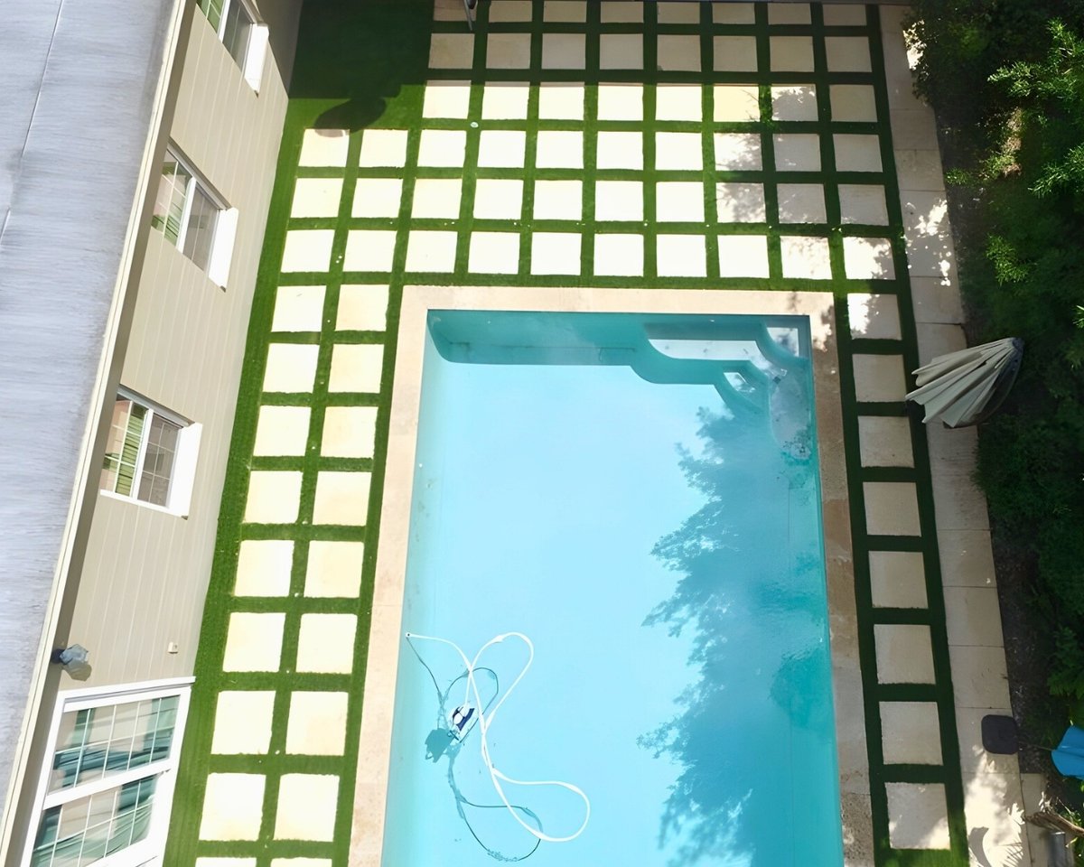 _Shawgrass's tweet photo. Your vision, perfected. 🌿 Get inspired with design ideas that blend turf with patios, pathways, seating areas, and more — because outdoor beauty should be effortless.
#LandscapeInspo #OutdoorDesign #Shawgrass #DreamYard #OutdoorLiving #LegendaryLawns #LessWork https://t.co/ZRQe87Pw4l
