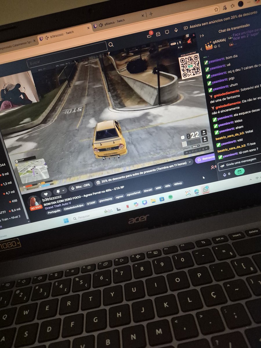 A <a href="/yBiianca_/">yBiianca</a>  e a <a href="/b3trizofc/">Bê</a> no rp ao meio dia de um domingo kkkkkk malucas, além das 15 horas de live