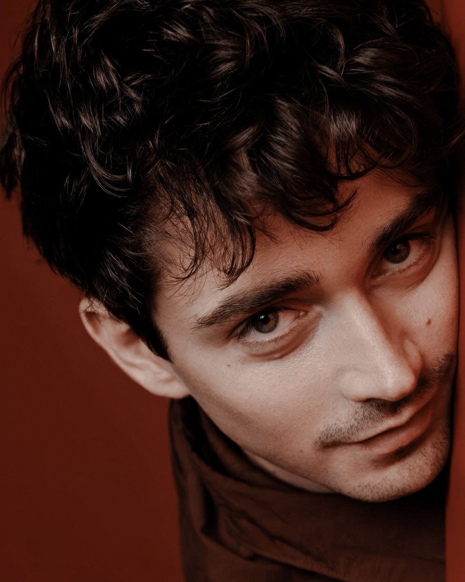 𝒶𝗅𝖺𝗂𝗇 𝖉͟𝗲͟𝘀͟𝗰͟𝗵͟𝗮͟𝗺͟𝗽͟𝘀 ⋆ tweet media