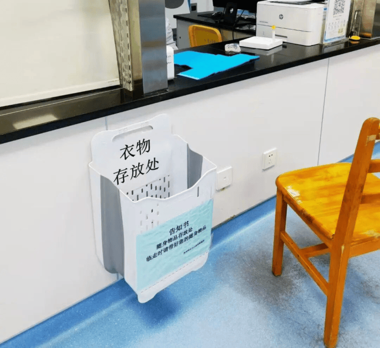 christopher tweet media