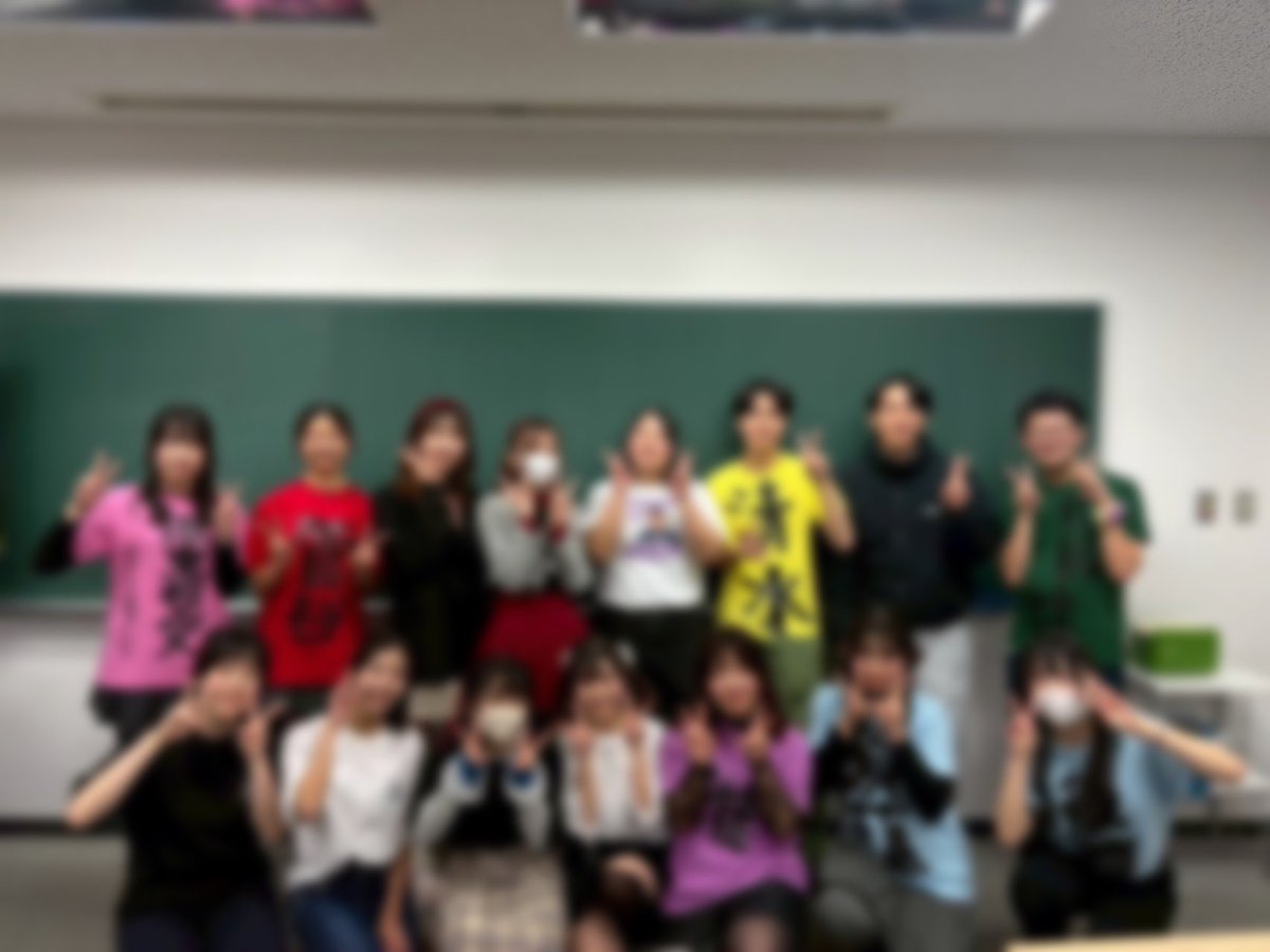 hellokenofrits's tweet photo. 昨年の11月下旬に、同志社大学ハロプロ研究会さんと一緒にEVE祭に出演させて頂きました！結束力が深まり、より一層絆を深めることができました！とても貴重な体験をありがとうございました！ https://t.co/ElerBiuzrW