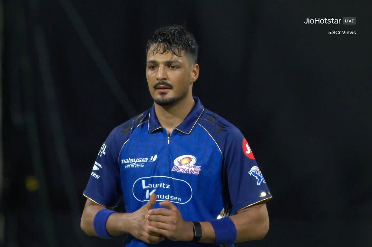 R A T N I S H tweet media