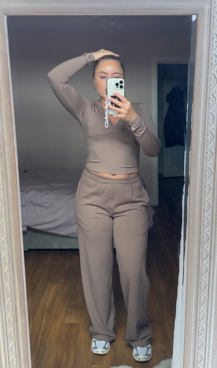 ᴍɪꜱꜱ ᴅɪᴏʀ tweet media