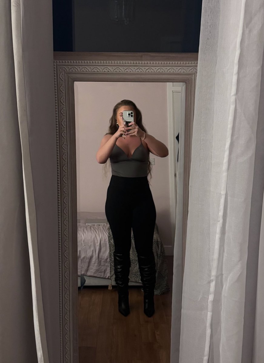 ᴍɪꜱꜱ ᴅɪᴏʀ tweet media