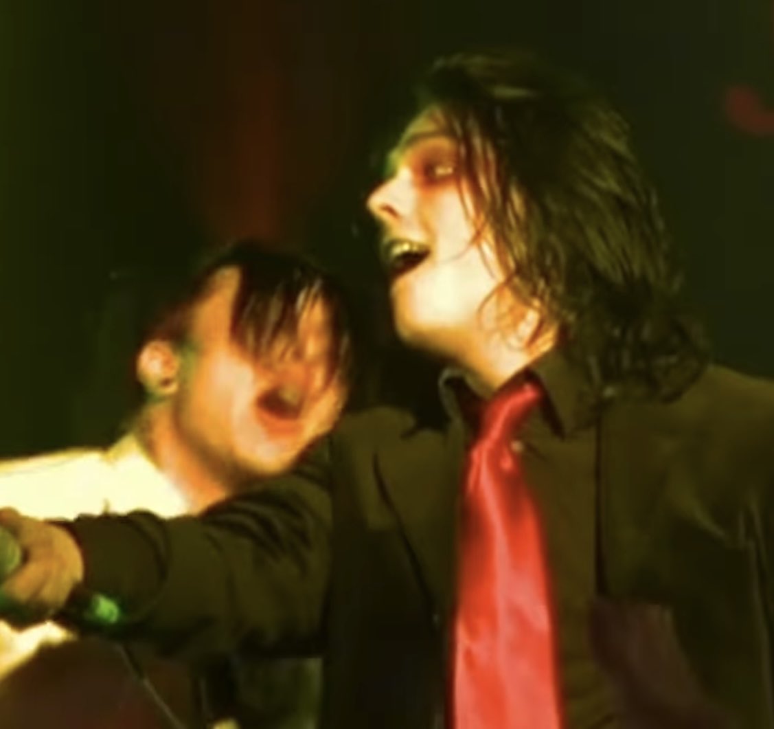 maggie 🦇 tweet media