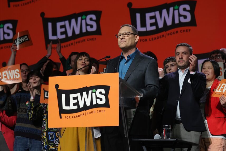 JasJohalBC's tweet image. Federal NDP elect filmmaker Avi Lewis as new leader #bcpoli #cdnpoli theglobeandmail.com/canada/article…