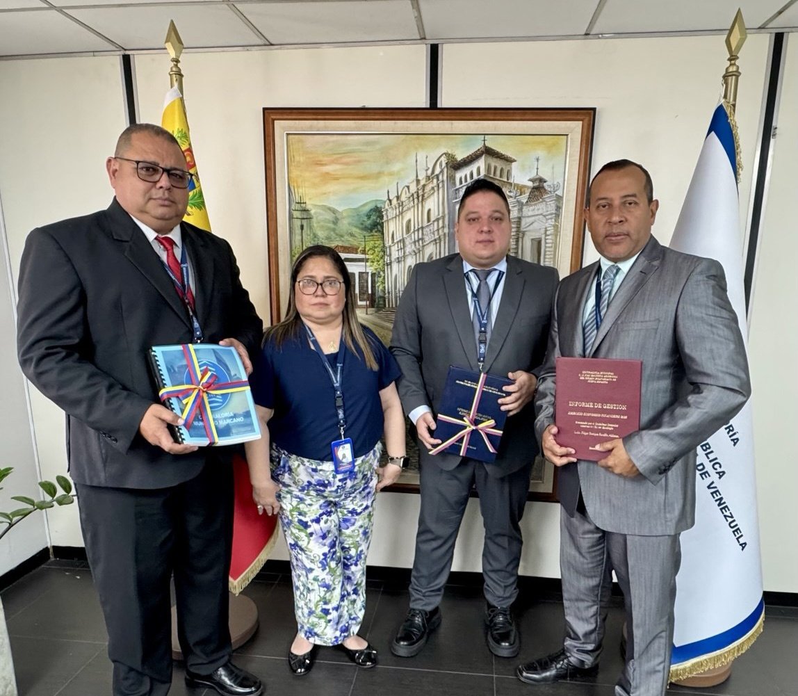 CGRVenezuela's tweet photo. #CGR | Contralorías estadales y municipales de  Nueva Esparta  y Sucre presentaron Informes de Gestión del año 2025 ante el Máximo Órgano de Control Fiscal. https://t.co/47dcdpJh1N