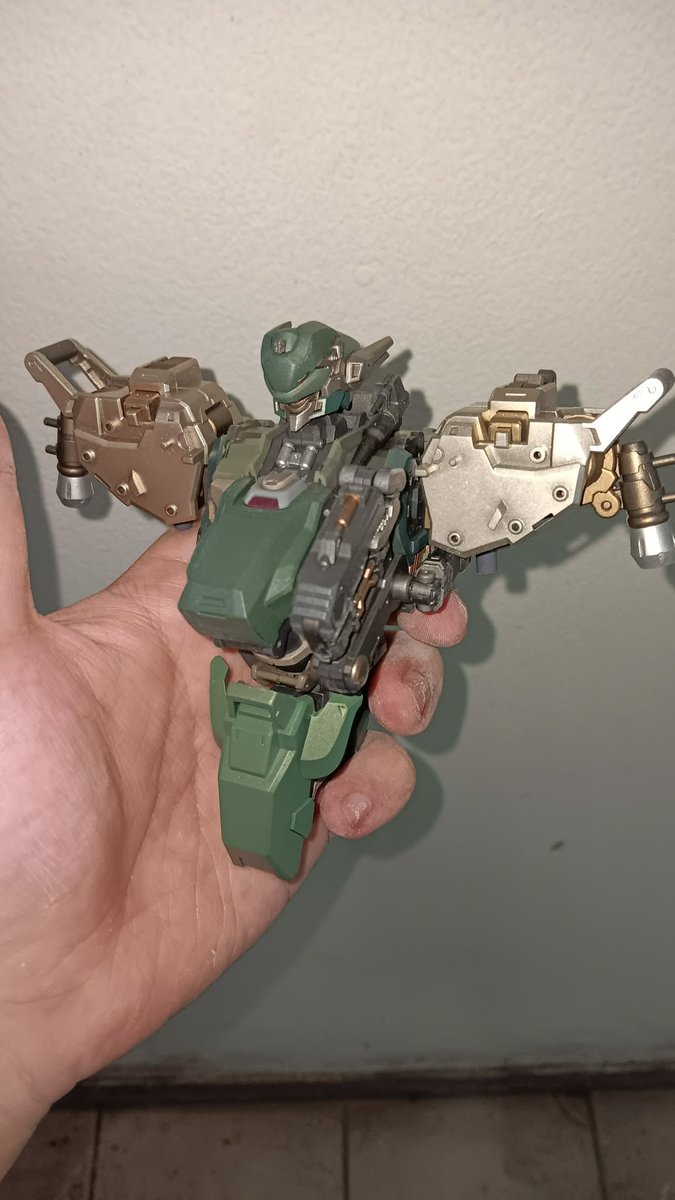 Raynor - I make stuff, probably tweet media