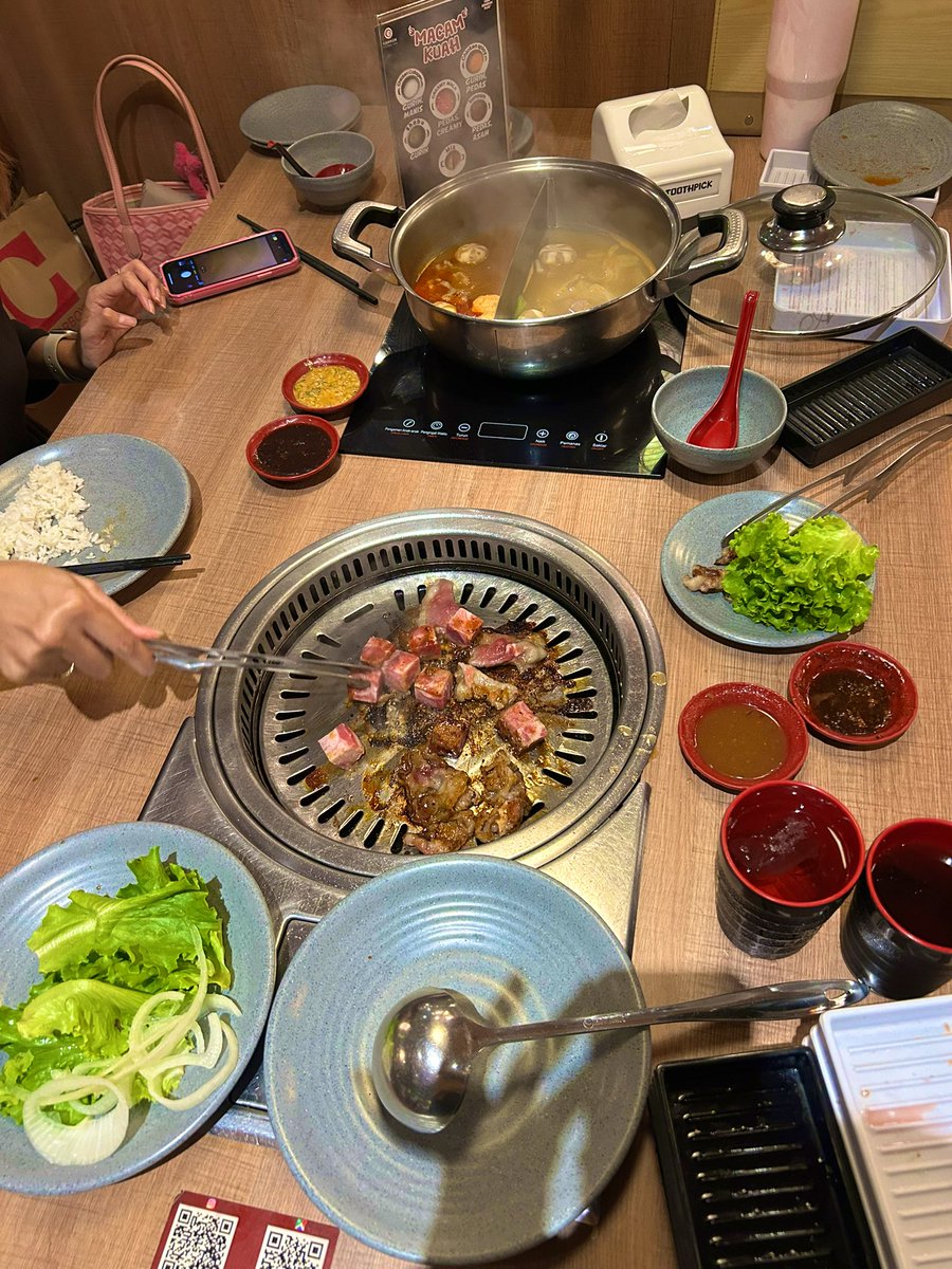 🐻🐻 tweet media