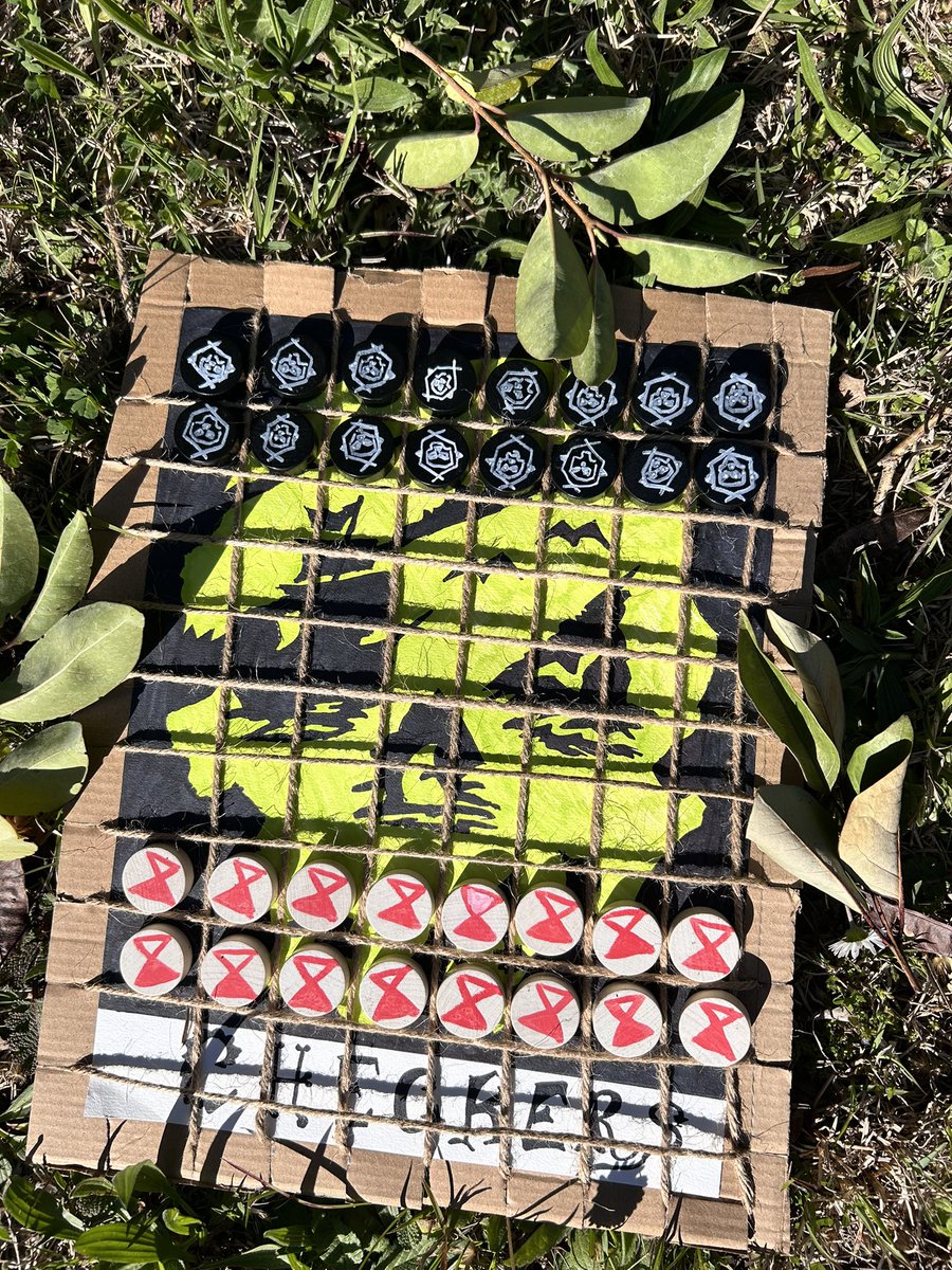 FTshark568's tweet photo. The Sea Of Thieves checkers game !
(Jeu de dames in French) 
#BeMorePirate #seaofthieves #seaofthievescommunityweekend https://t.co/1vmOGjYWDL