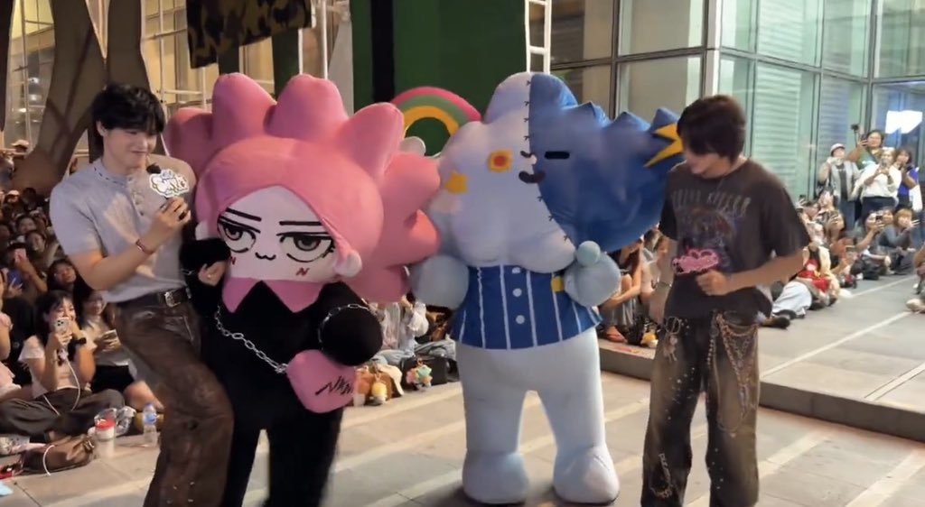 tear ᡣ𐭩ྀིྀི tweet media