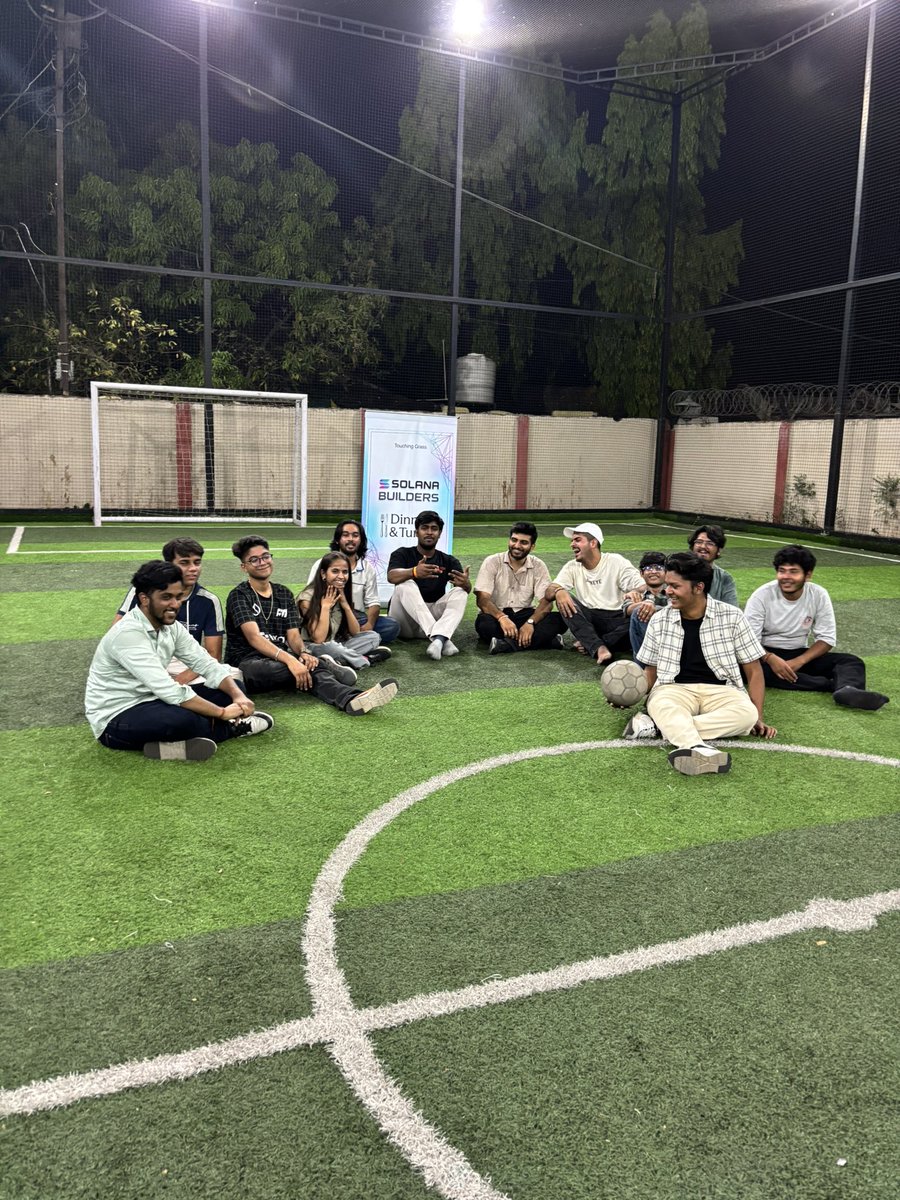 Swarnasn29's tweet photo. Pulled up to the Solana Touchgrass meet-up yesterday and it was fabb! 

massive shoutout to @akxh_5 for hosting it so well…. super smooth, great crowd, and actually meaningful conversations

met the OGs of Bhopal, got a lot of insights https://t.co/crGdG4dkMr