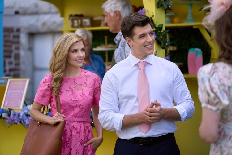 The_Ent_Factor's tweet image. A ROYAL SETTING starring Jen Lilley and Dan Jeannotte  has premiered on Hallmark Channel and streams on Hallmark+. Trailer, images and poster here:

theentertainmentfactor.com/2026/03/a-roya…

#aroyalsetting #romance #hallmark #hallmarkmovies #jenlilley #danjeannotte #streaming #nowstreaming