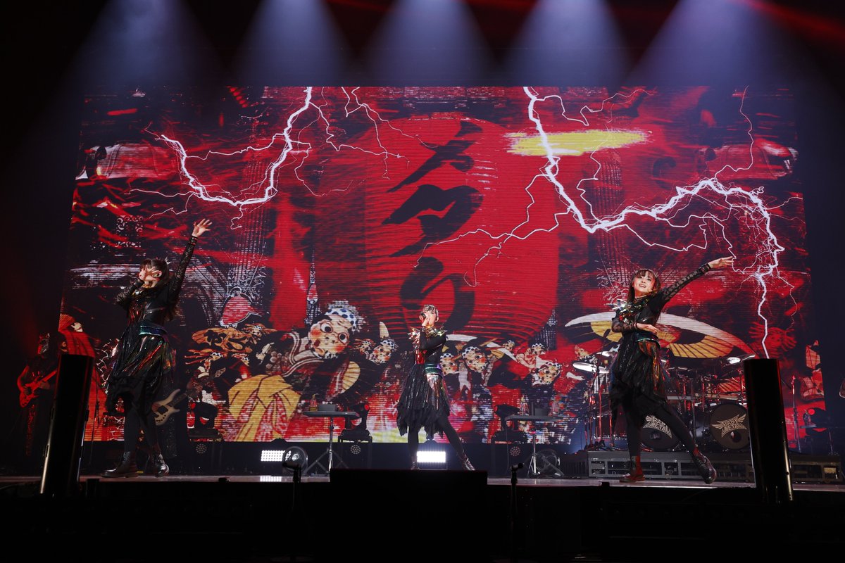 BABYMETAL tweet media