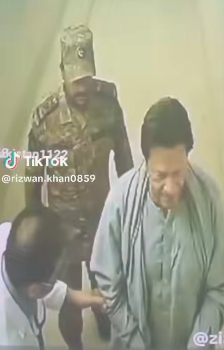 SyedMuhmma61076's tweet photo. ڈاکٹر عبدالقدیر خان کا پاکستان کیلئے قربانیوں سے عوام نے کچھ نہیں سیکھا مگر اب عمران کی نیک نیتی پر عوام کی خ��موشی غلامی کی زنجیروں میں جھگڑنا انسان کو خدا خوف نہیں مگر انسان کی خوف سے اہل ایمان کہلائے گا؟
#ShaheedsyedMuhammad https://t.co/D6eFdHnLxX