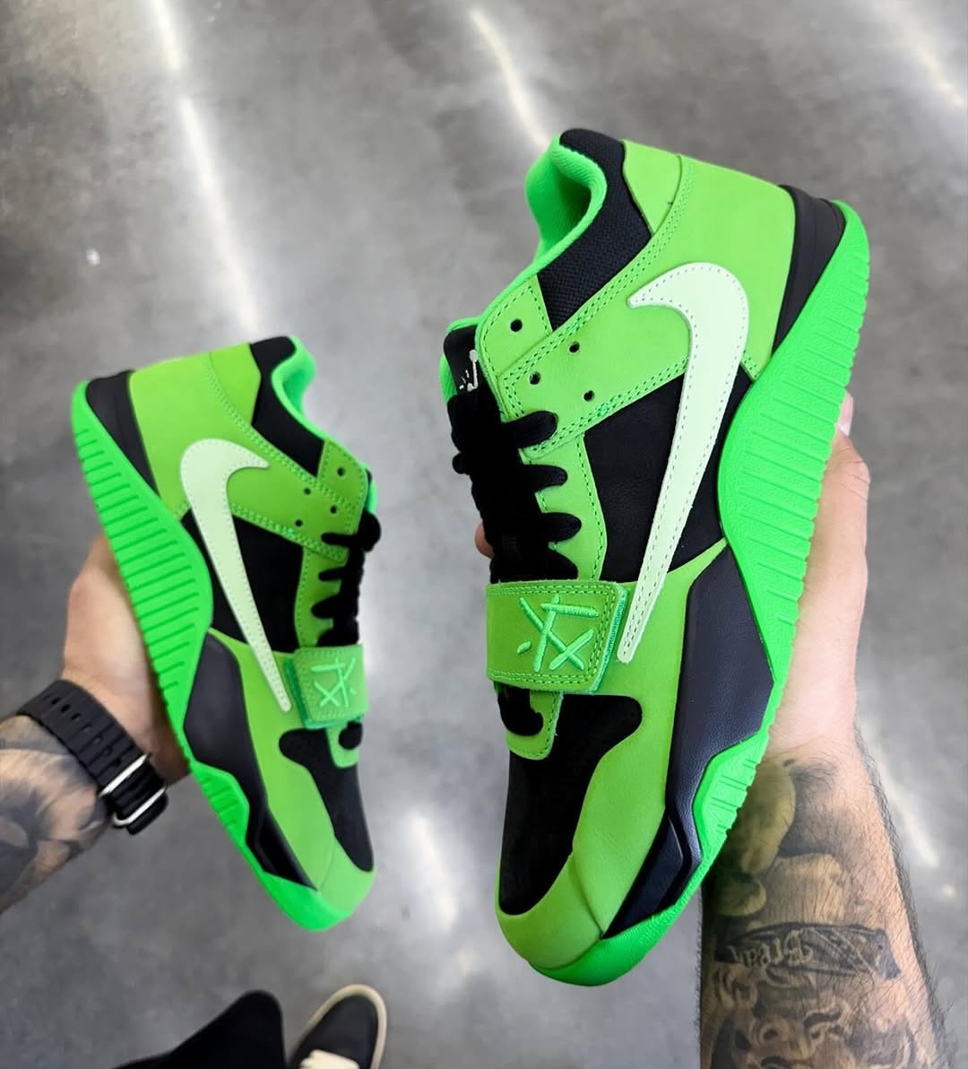 JustFreshKicks tweet media