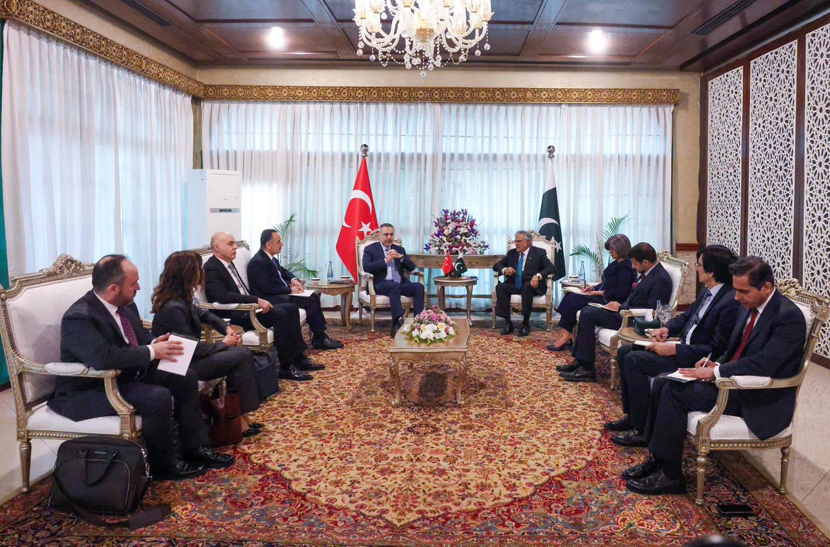 ایران امریکہ جنگ اسلام آباد میں اہم سفارتی بیٹھک: ہاکان فیدان اور اسحاق ڈار کے درمیان مشرق وسطیٰ کی صورتحال پر مشاورت

cnnurdu.org/17457/