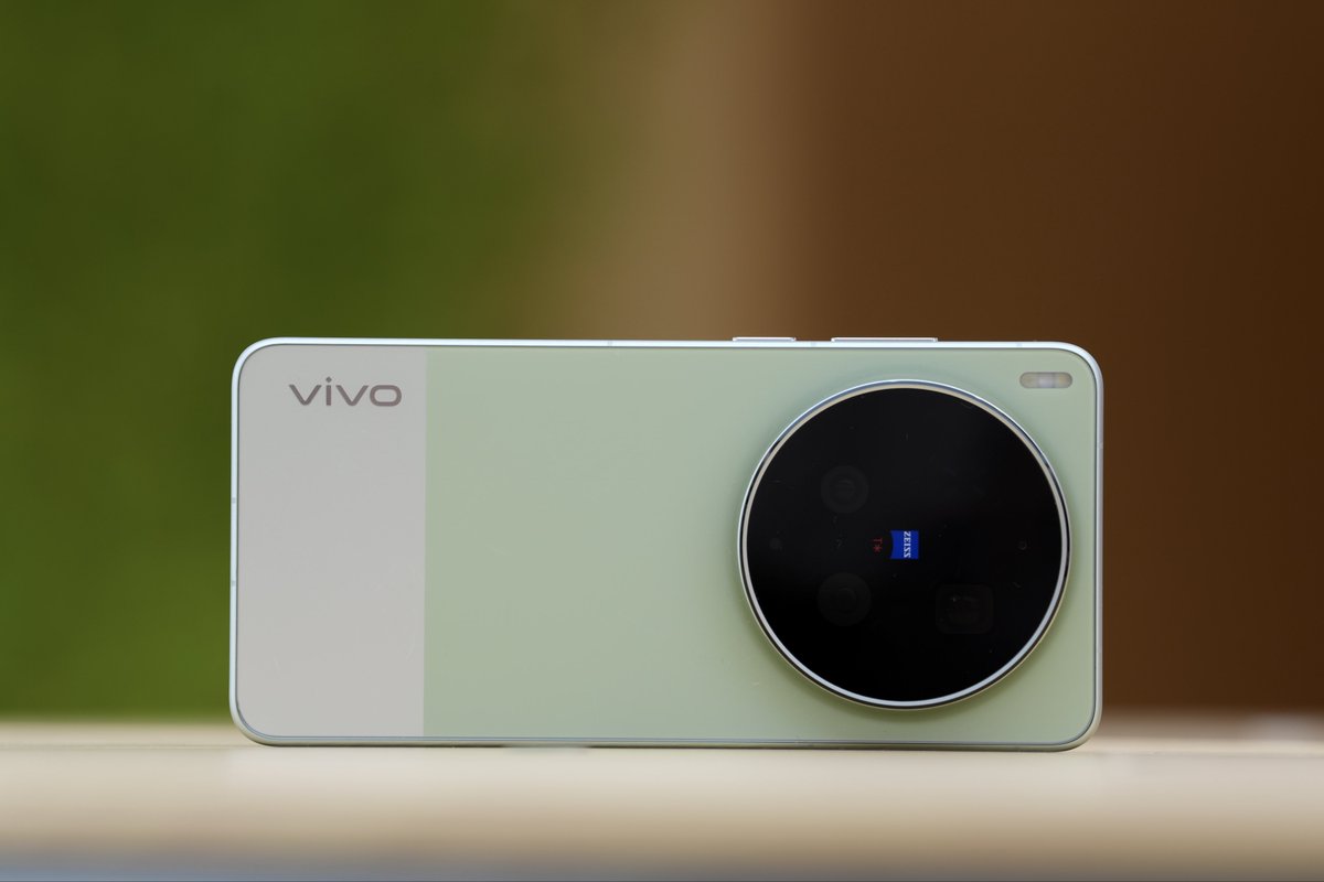 fenibook tweet media