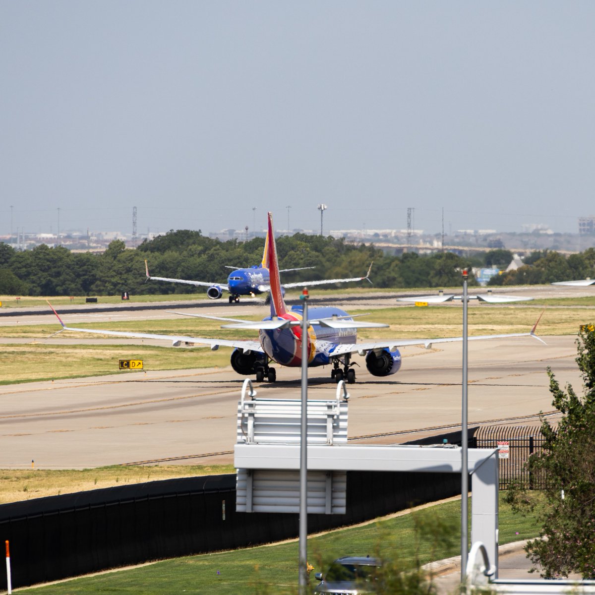 DallasLoveField's tweet photo. Here, there, repeat ✌️   

#flyDAL https://t.co/Ug81AClrpz