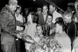 El 29 de marzo de 1990 #Cuba recibe a los primeros niños de Chernóbil en las instalaciones de Tarará,uno de los desastres nucleares más lamentables de la historia.#FidelVive #CubaMined #PinarDelRío