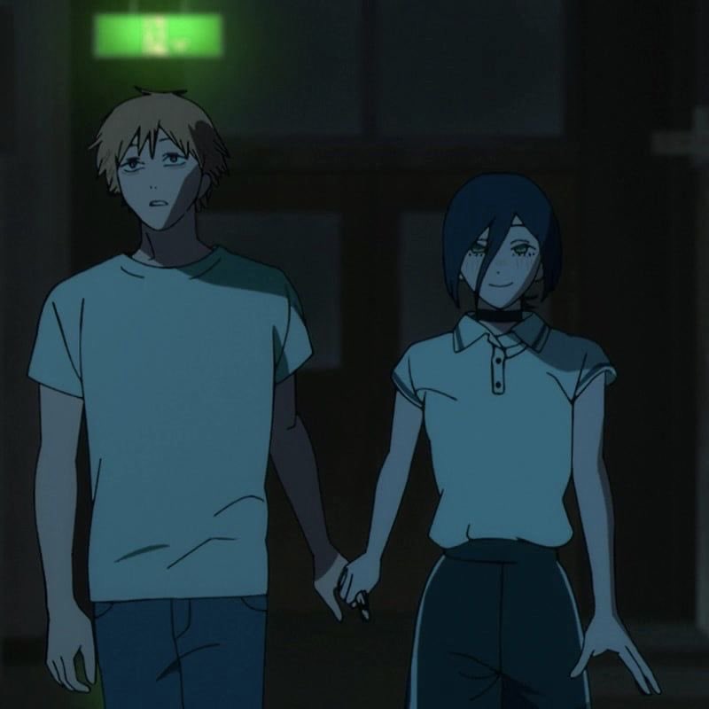 aceneroX's tweet photo. Reze playfully says she's scared and holds Denji's hand. It's echoed later when Makima holds Reze's hand as she's about to die, implying Makima overheard.

I always wonder, is Makima taunting her, or actually offering some twisted form of comfort?
#ChainsawMan https://t.co/YAYy1CAvpc