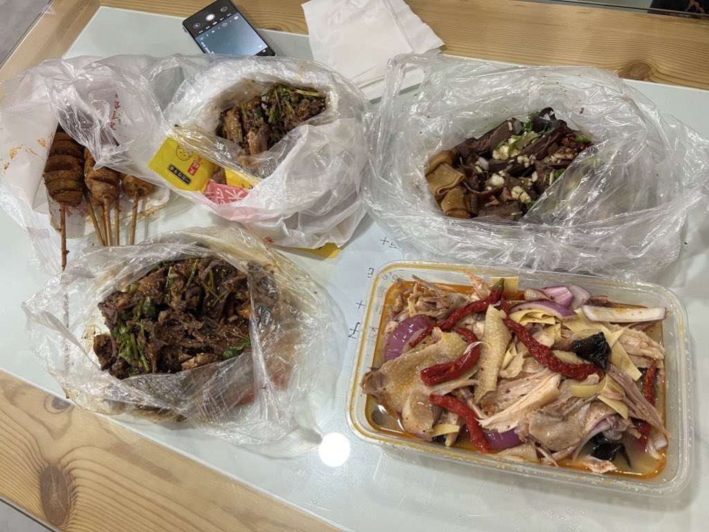 库库吃碳水 tweet media